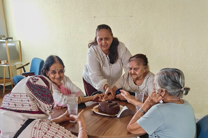 How to Transition Parents to Assisted Living Without Stress